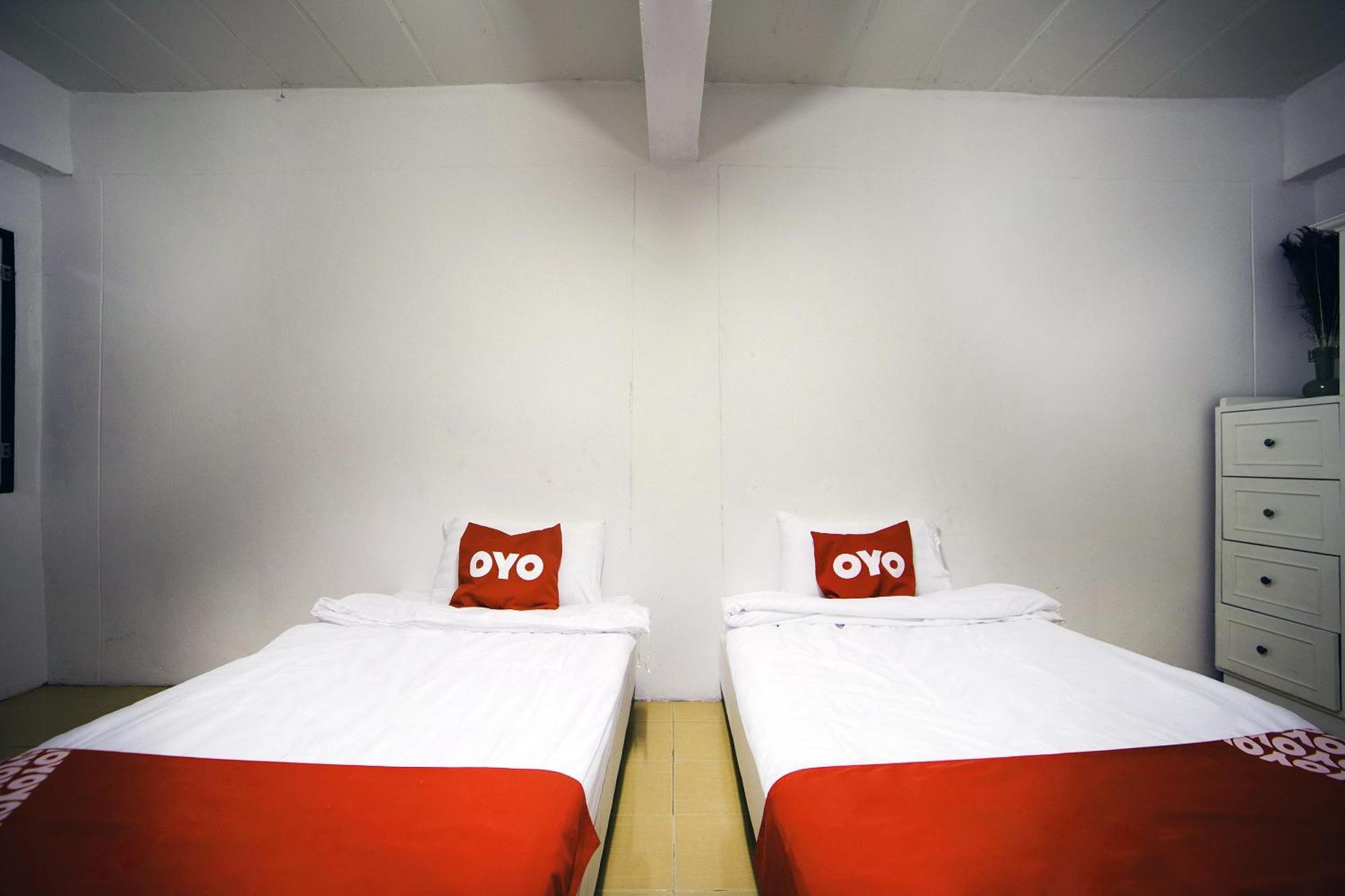 Oyo 560 Chang Hostel Suvarnabhumi Бангкок Экстерьер фото
